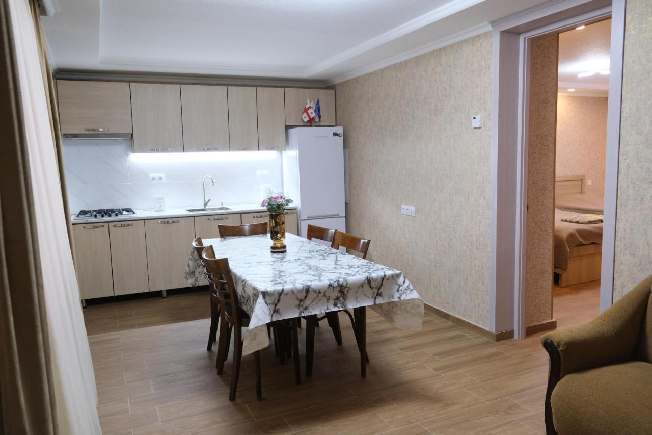 Отель Гостевой дом Nukri Гори Экстерьер фото