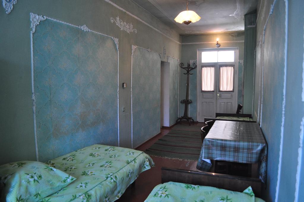 Отель Гостевой дом Nukri Гори Экстерьер фото