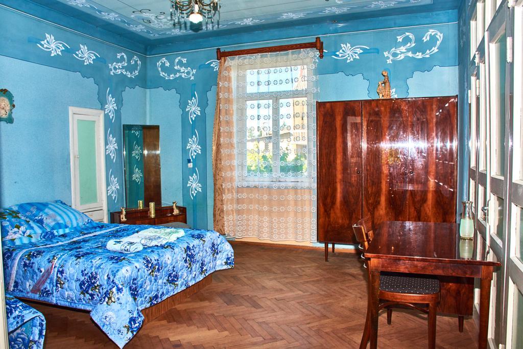 Отель Гостевой дом Nukri Гори Экстерьер фото